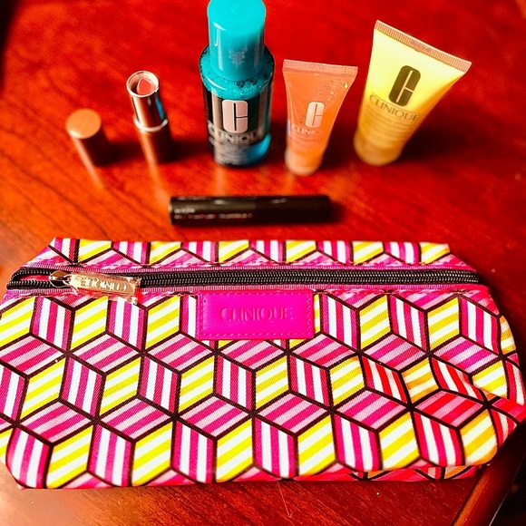 🆕 Clinique Skincare Set of 5 NIB - Picture 1 of 12
